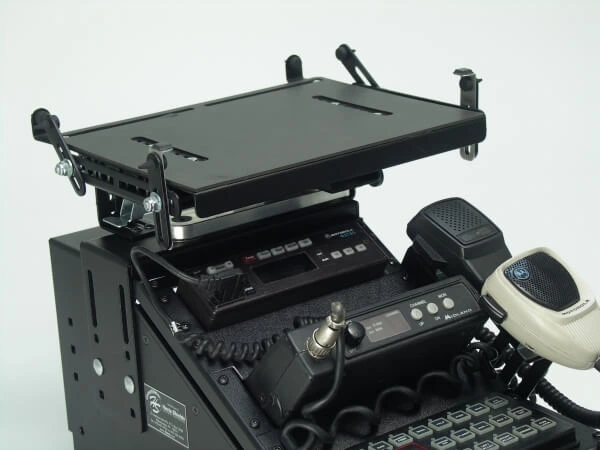 [C-SM-830] - DISCONTINUED – 8" Enclosed Low Profile Console, Without Vehicle Mount, 30 Degrees