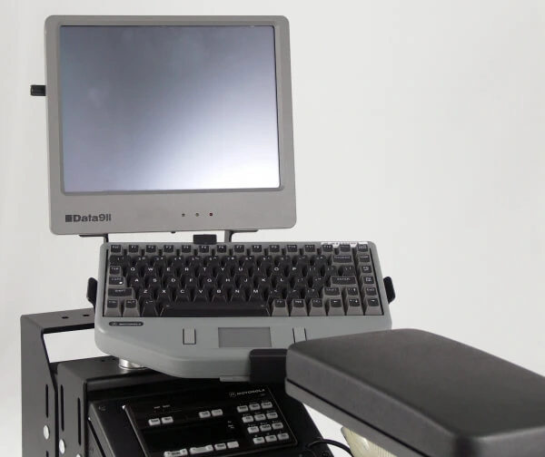 [C-SM-830] - DISCONTINUED – 8" Enclosed Low Profile Console, Without Vehicle Mount, 30 Degrees